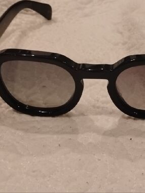 MOSCOT Black Round Sunglasses